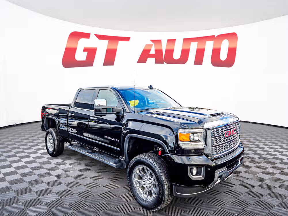 2019 GMC Sierra 4WD Crew Cab Standard Box Denali's photo