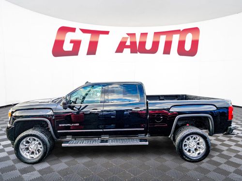 2019 GMC Sierra 2500HD Denali Crew Cab Lower Image 2