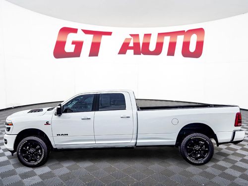2025 Ram 3500 Laramie Crew Cab Lower Image 2