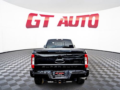 2019 Ford F-250 Super Duty Lariat Crew Cab Lower Image 3