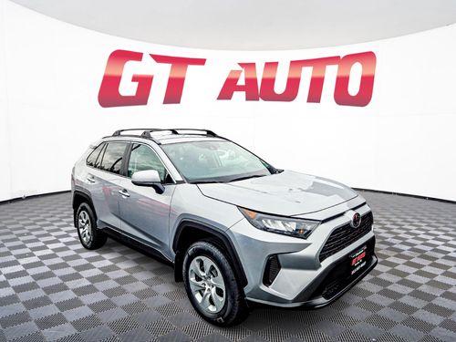8221 - 2020 Toyota RAV4 LE
