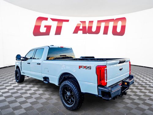 2023 Ford F-350 Super Duty XLT Crew Cab Lower Image 3