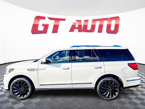 2020 Lincoln Navigator Reserve Lower Image 2