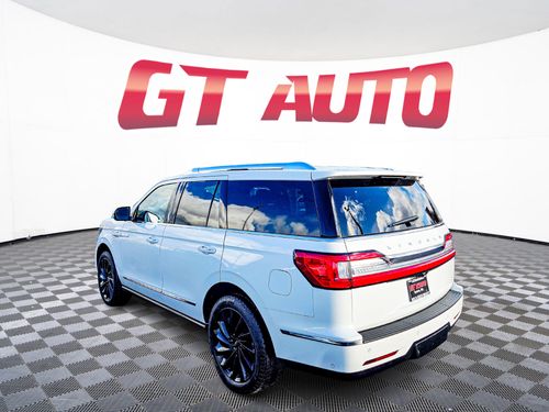 2020 Lincoln Navigator Reserve Lower Image 3