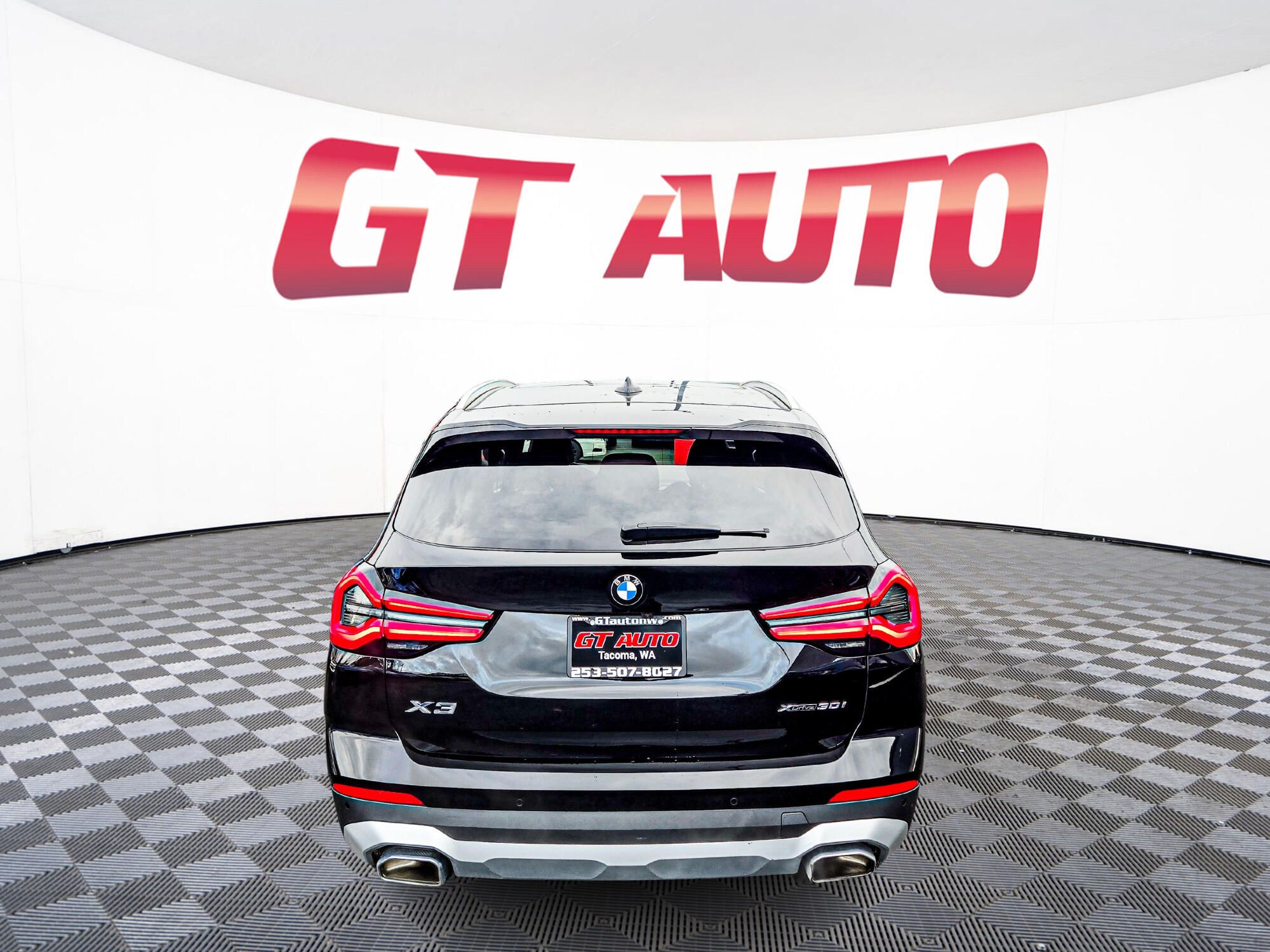 View vehicle photo 6