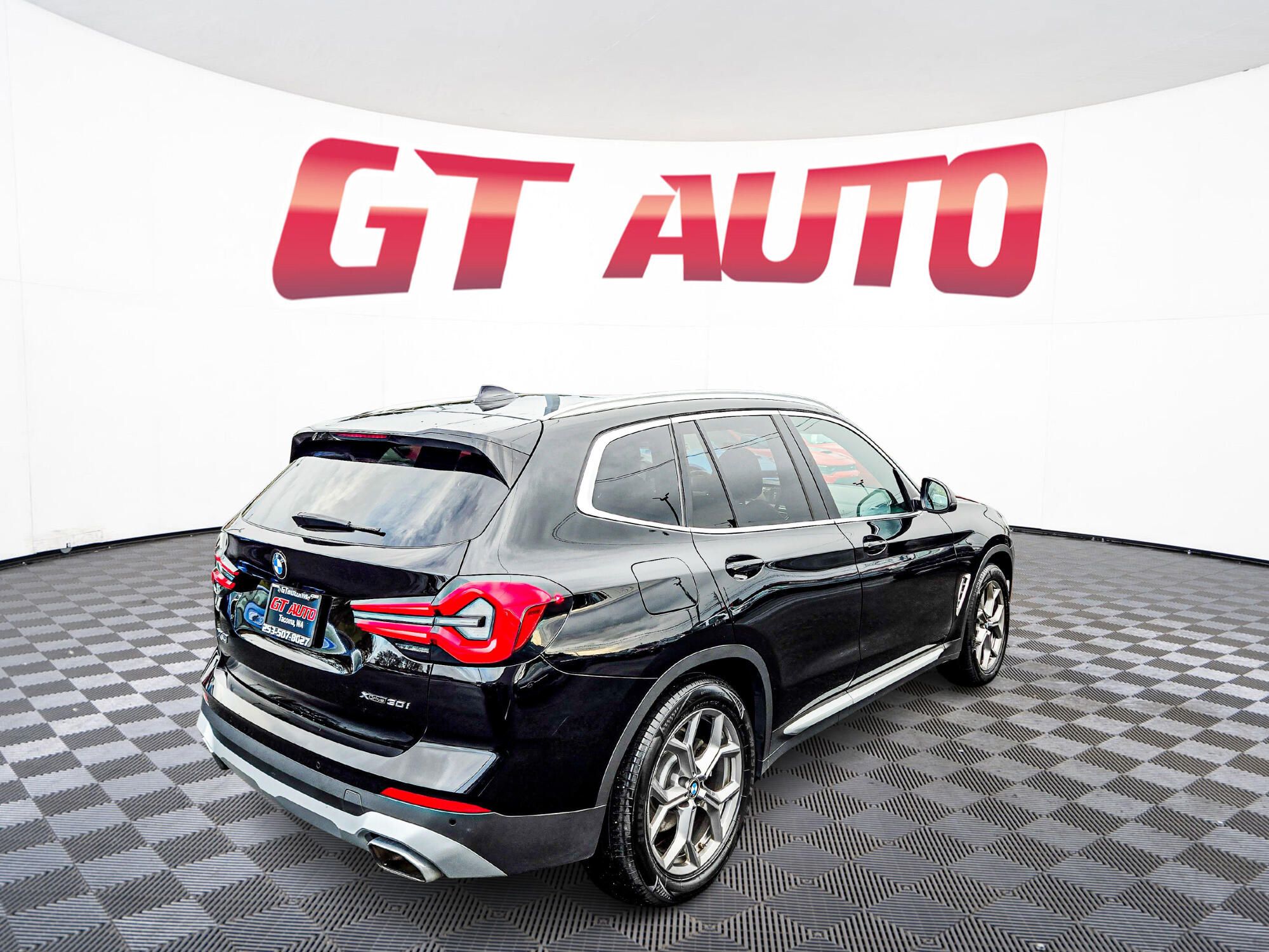 View vehicle photo 7