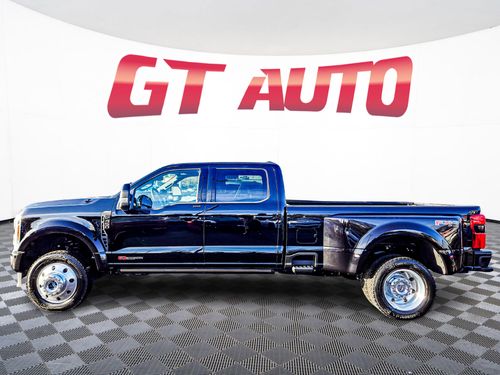 2025 Ford F-450 Super Duty Platinum Crew Cab Lower Image 2