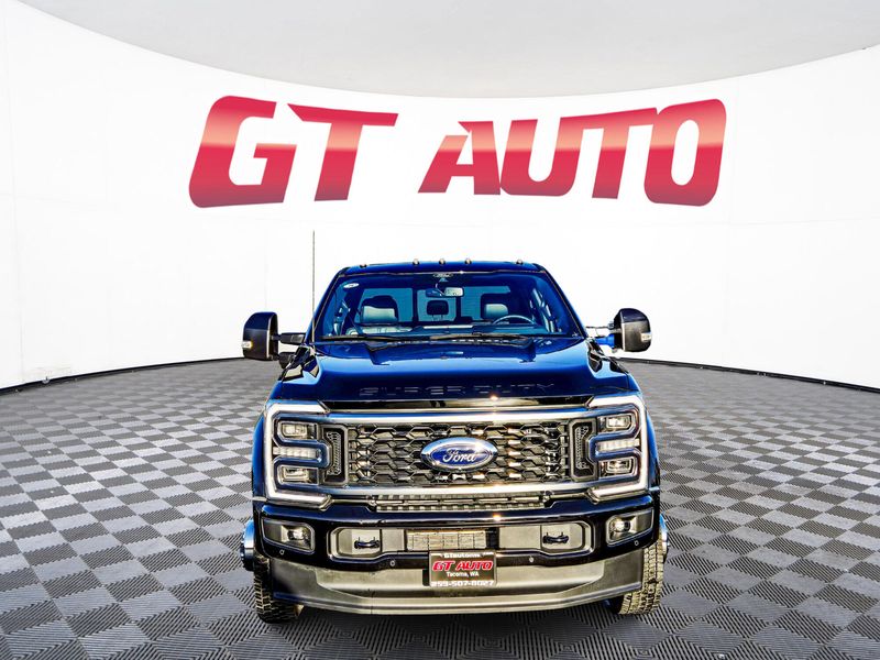 2025 Ford F-450 Super Duty Platinum Crew Cab Upper Image 2