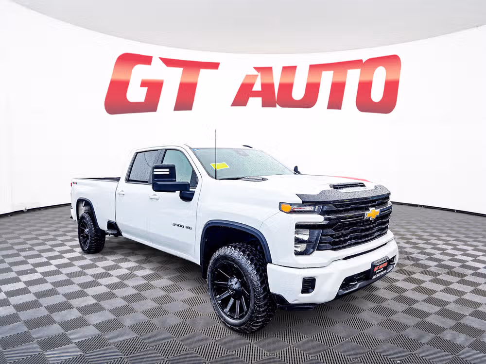2024 Chevrolet Silverado HD LT 4WD Crew Cab Short Box's photo