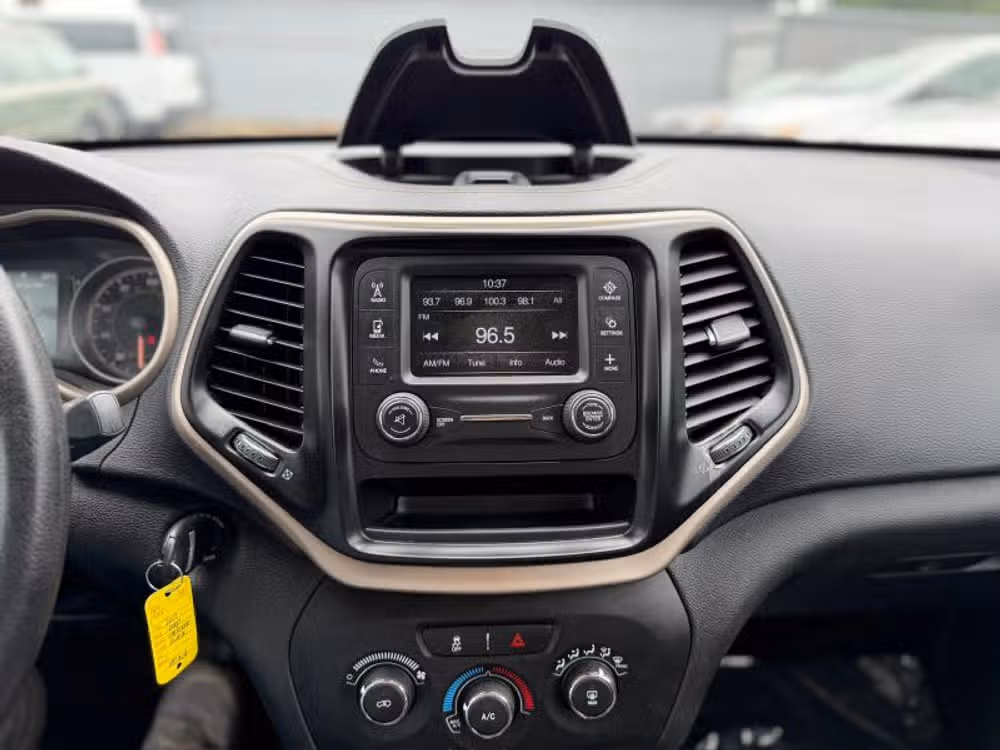 2017 Jeep Cherokee Sport - Photo 31