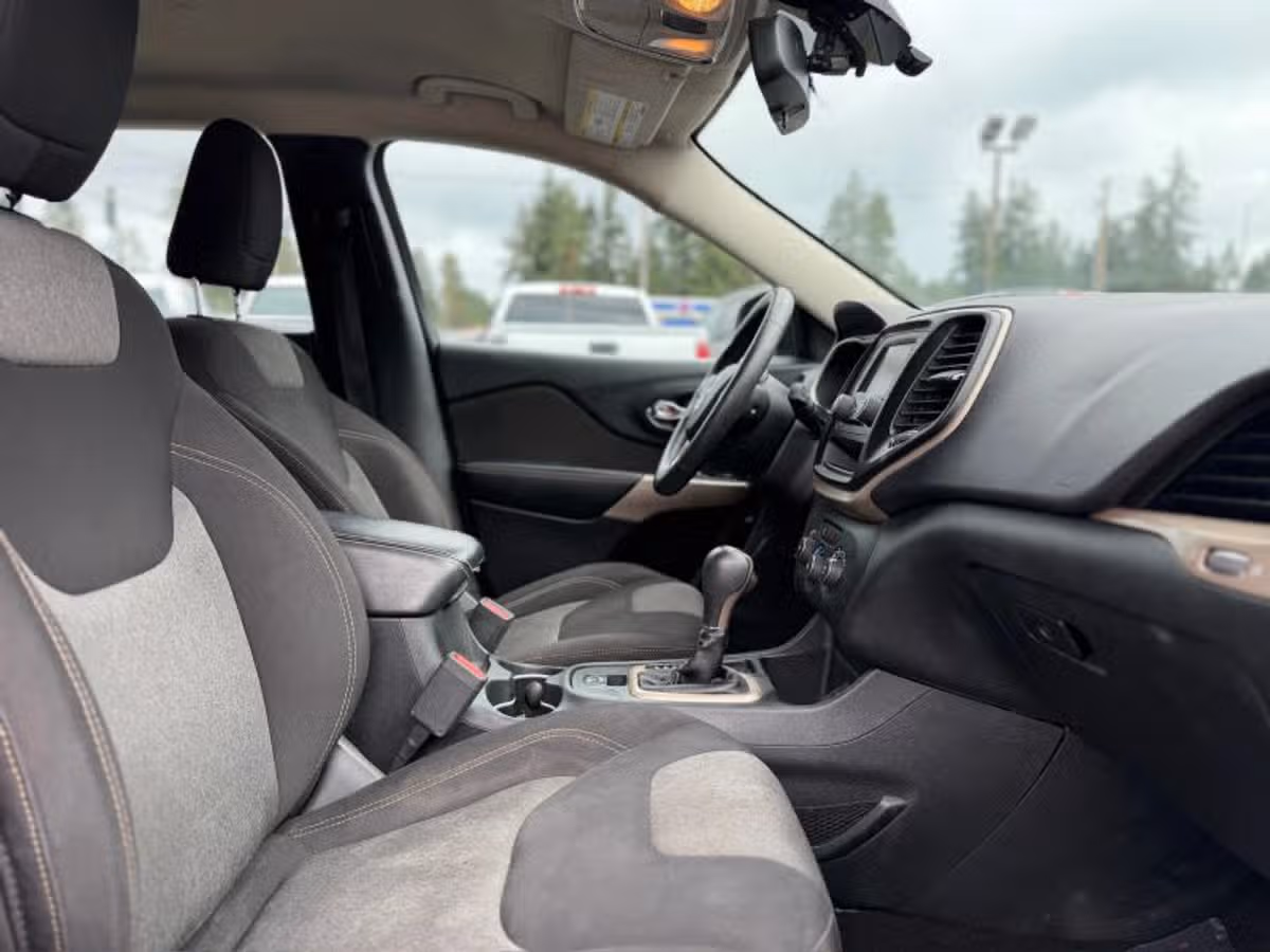 2017 Jeep Cherokee Sport - Photo 51