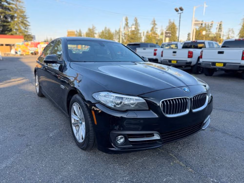 2016 BMW 5 Series 528i Image 9