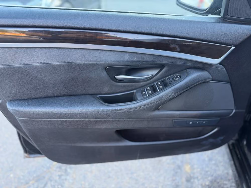 2016 BMW 5 Series 528i Image 26