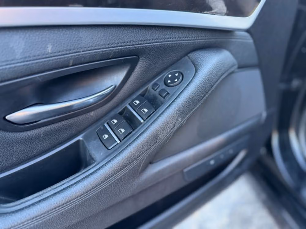 2016 BMW 5 Series 528i Image 27