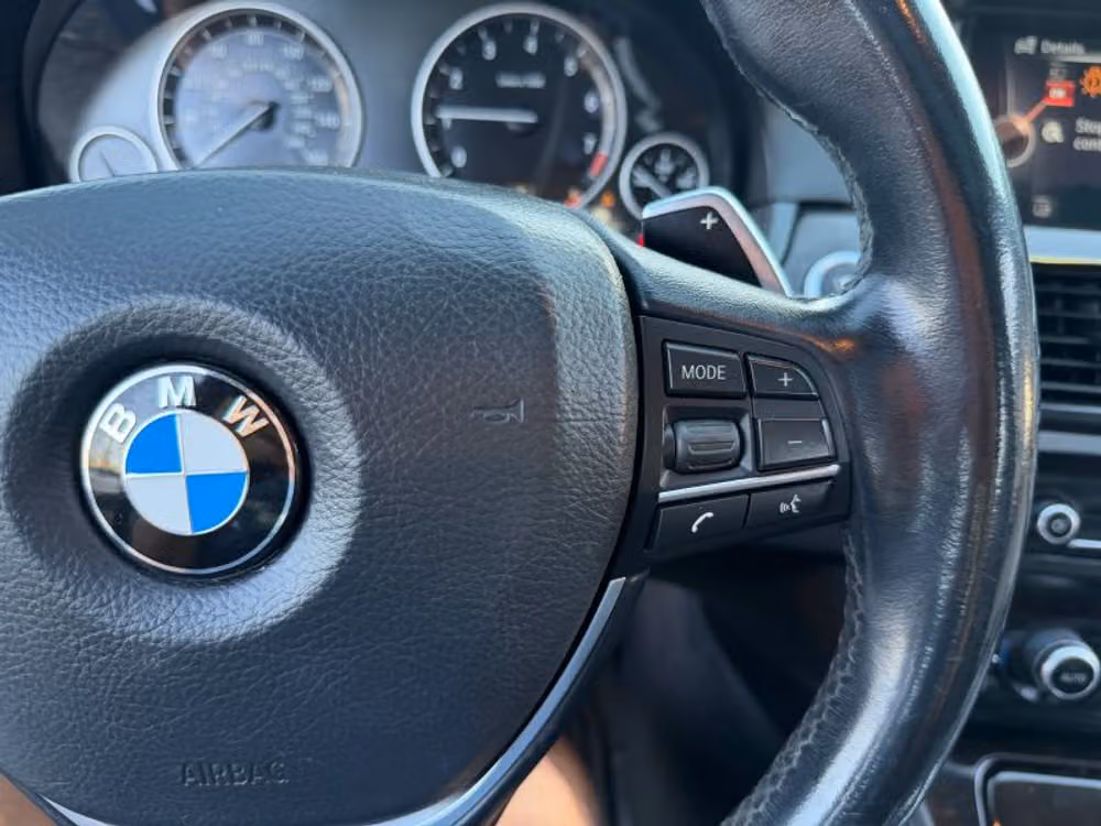 2016 BMW 5 Series 528i Image 39