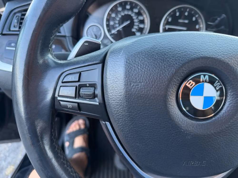 2016 BMW 5 Series 528i Image 40