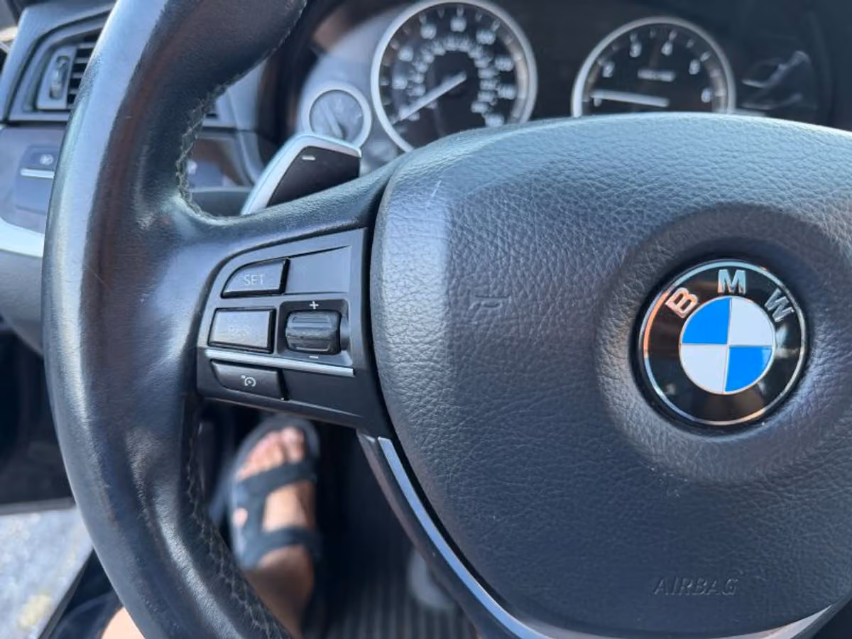 2016 BMW 5 Series 528i Image 40