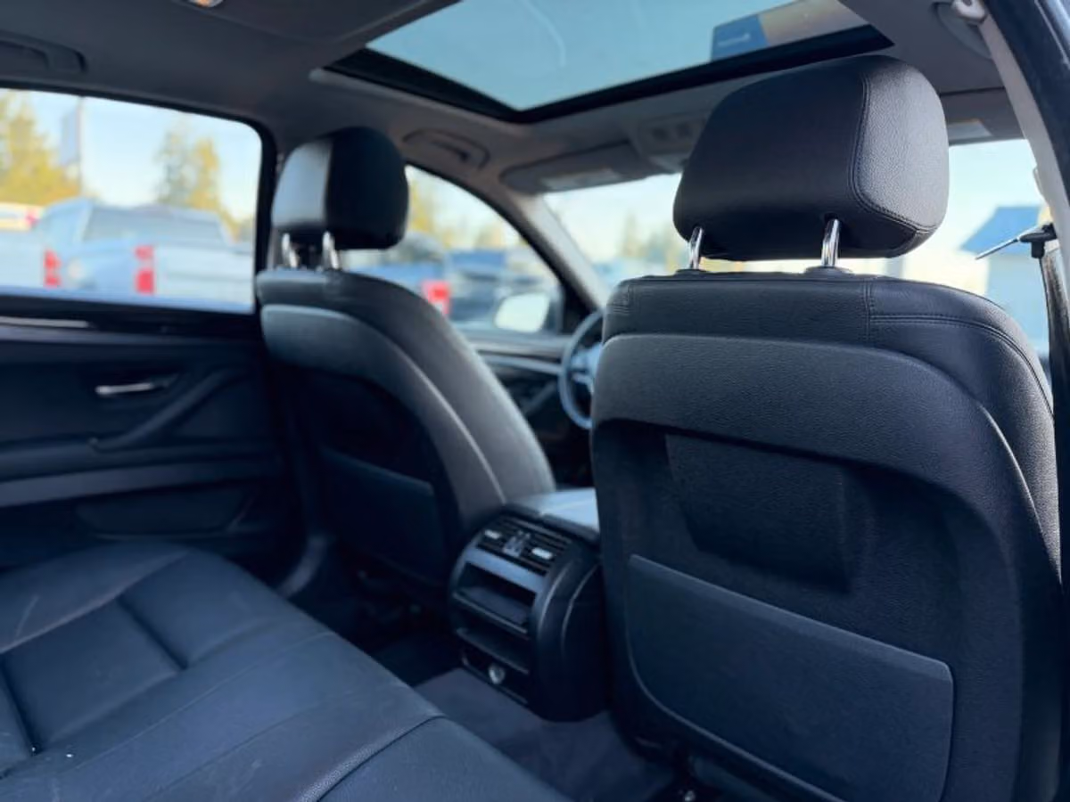 2016 BMW 5 Series 528i Image 19