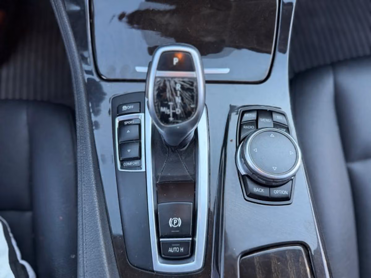 2016 BMW 5 Series 528i Image 36