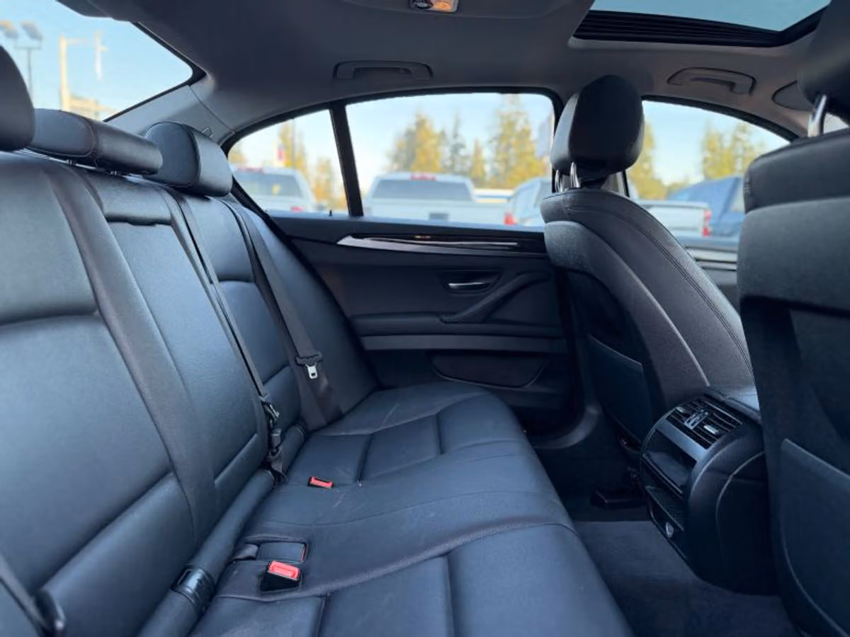 2016 BMW 5 Series 528i Image 18