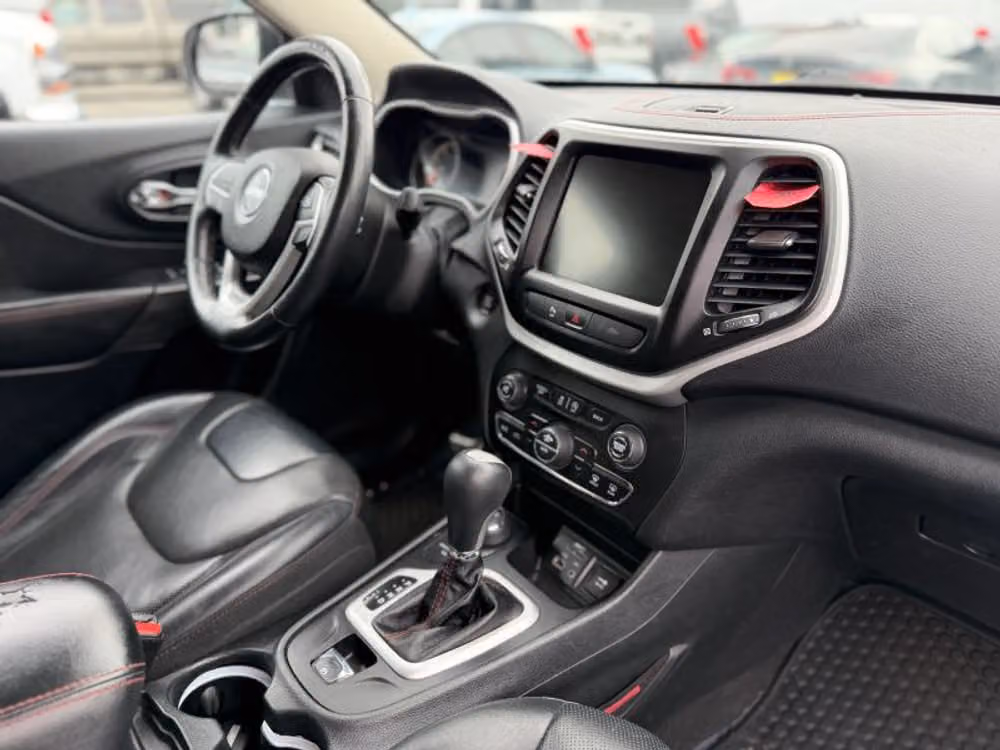 2015 Jeep Cherokee Trailhawk - Photo 11