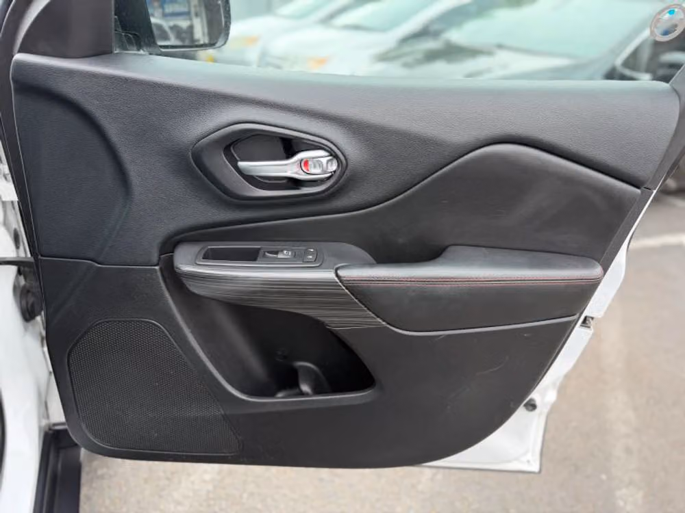 2015 Jeep Cherokee Trailhawk - Photo 15