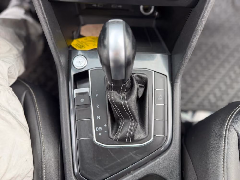 2021 Volkswagen Tiguan SE Image 37