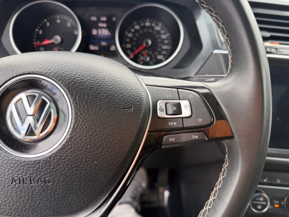 2021 Volkswagen Tiguan SE Image 42