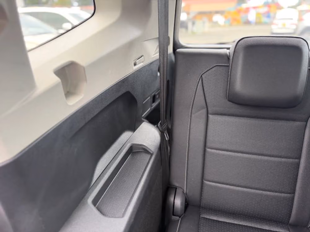 2021 Volkswagen Tiguan SE Image 17