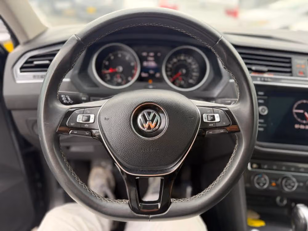 2021 Volkswagen Tiguan SE Image 41
