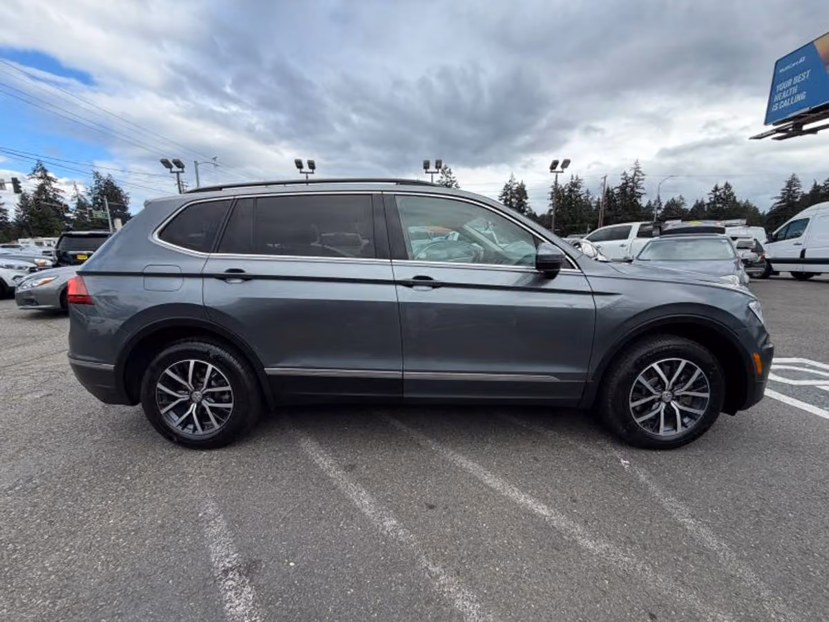 2021 Volkswagen Tiguan SE Image 6