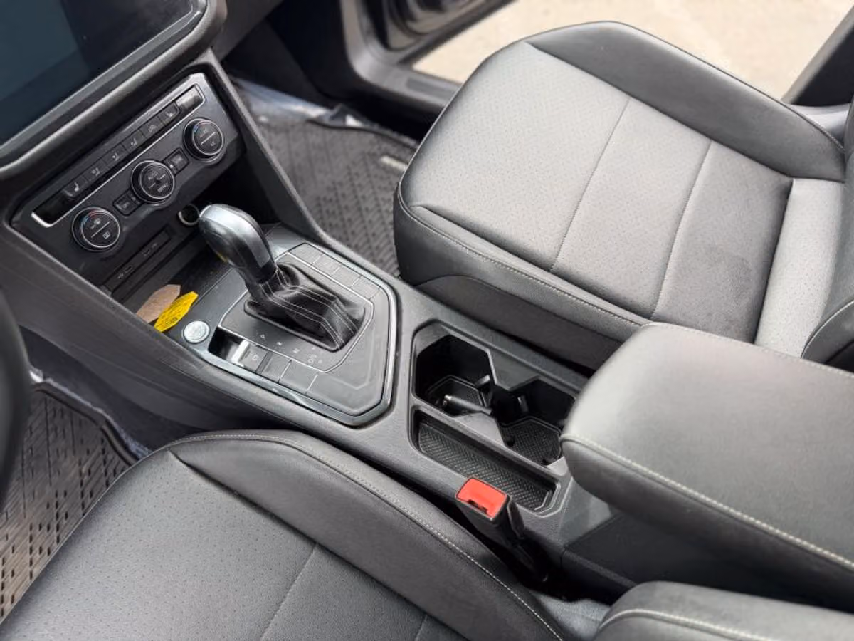 2021 Volkswagen Tiguan SE Image 35