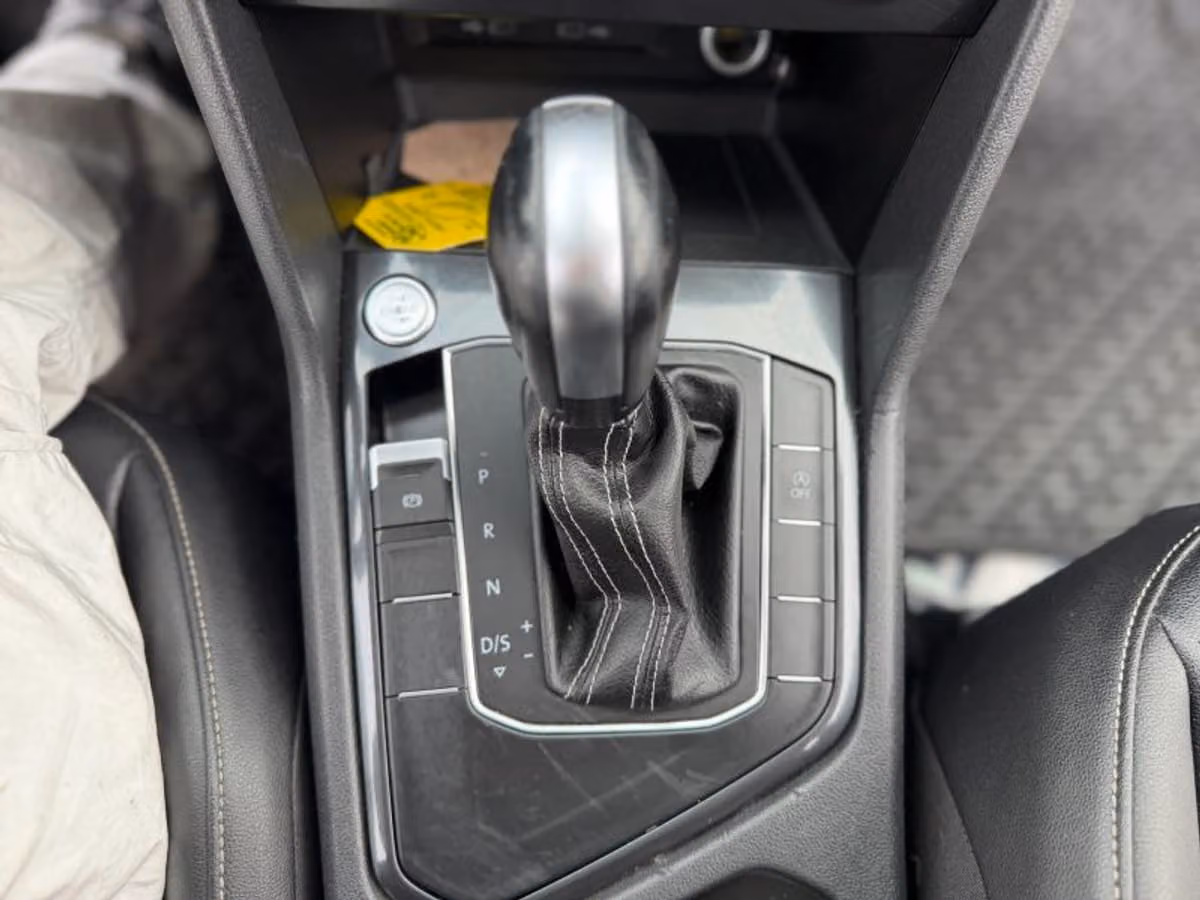 2021 Volkswagen Tiguan SE Image 37