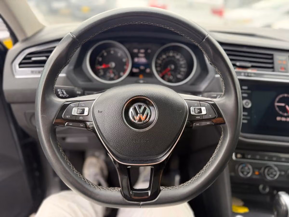 2021 Volkswagen Tiguan SE Image 41