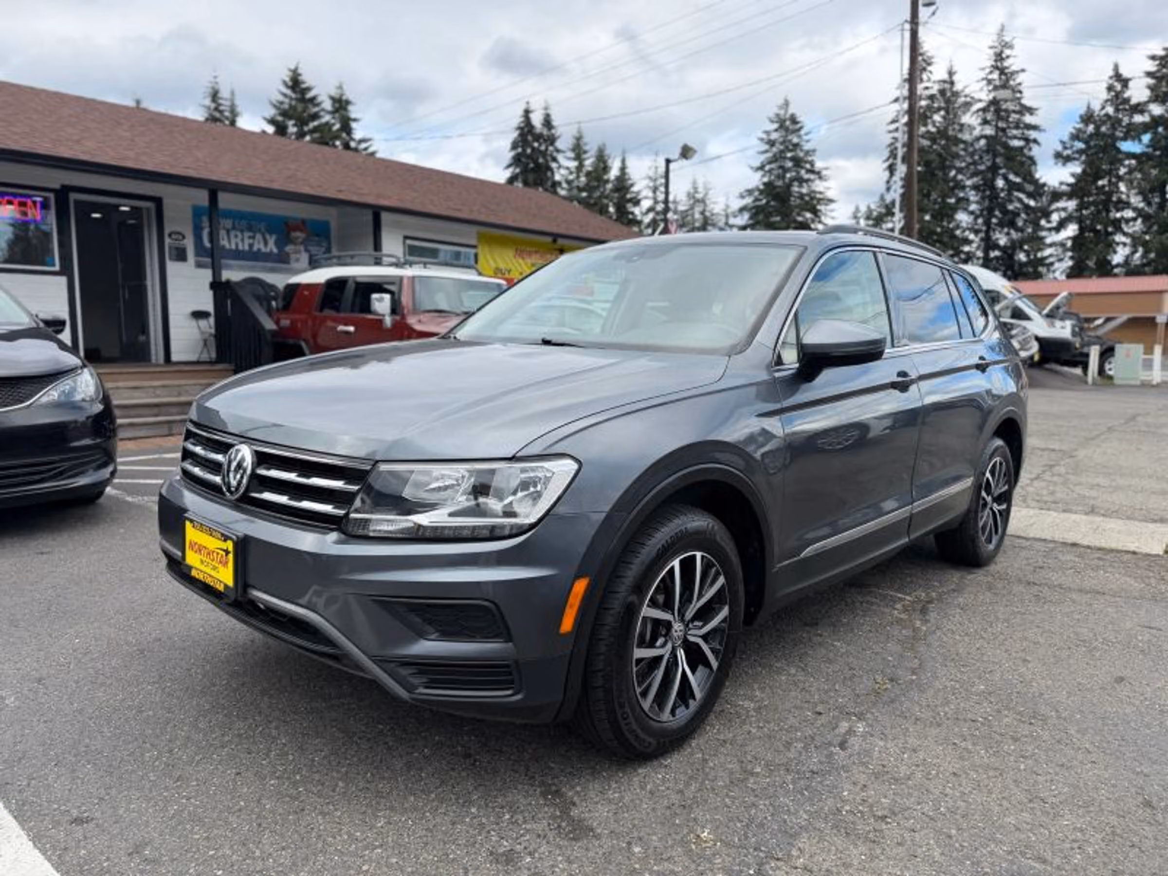 2021 Volkswagen Tiguan SE Image 1