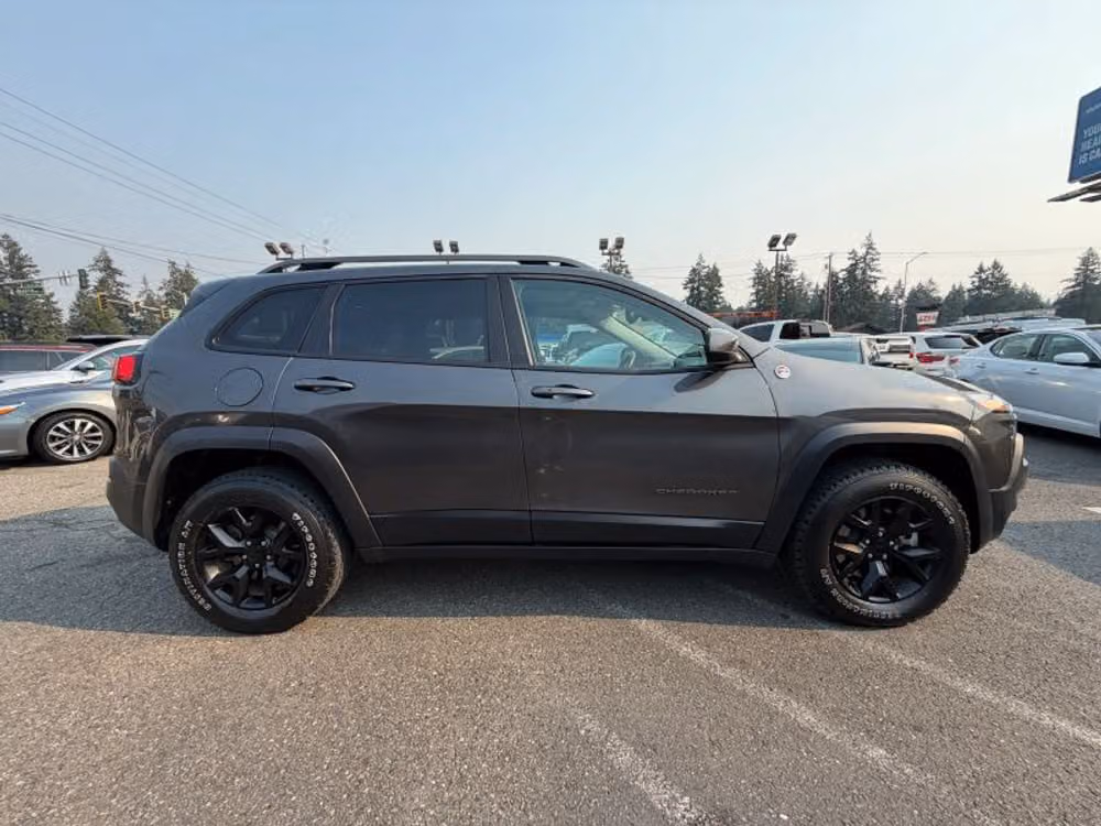 2015 Jeep Cherokee Trailhawk Image 6
