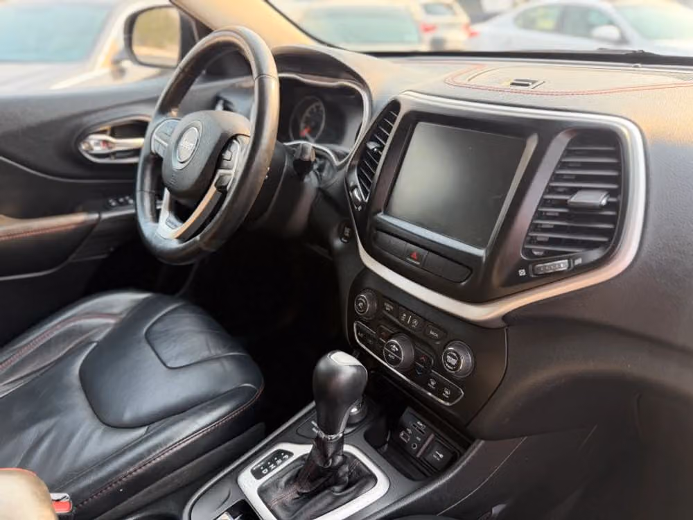 2015 Jeep Cherokee Trailhawk Image 9