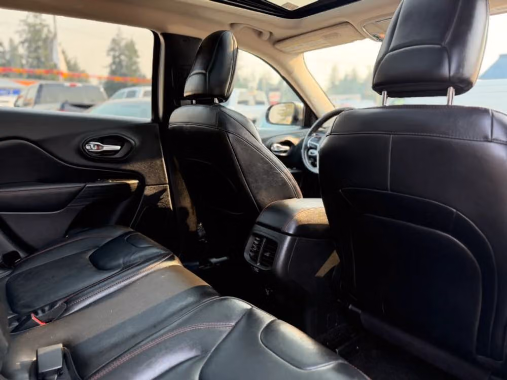 2015 Jeep Cherokee Trailhawk Image 15