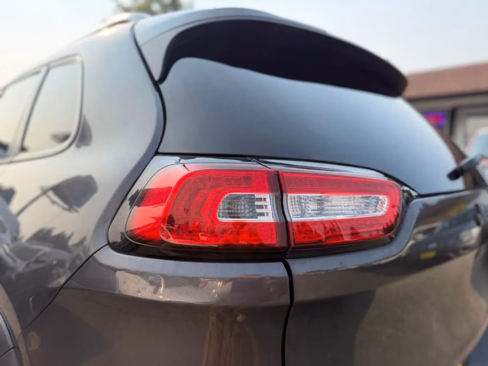 2015 Jeep Cherokee Trailhawk Image 23