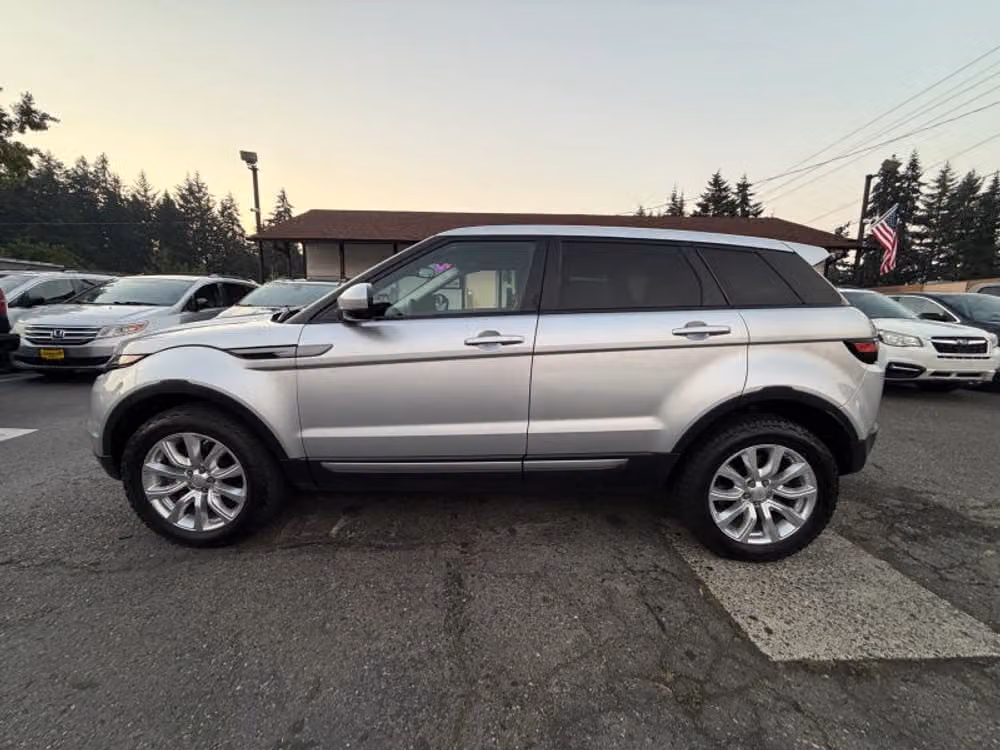 2018 Land Rover Range Rover Evoque SE Image 2
