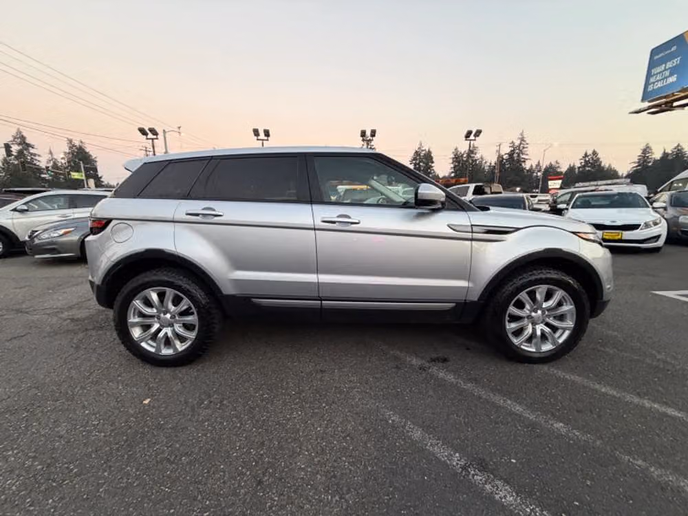 2018 Land Rover Range Rover Evoque SE Image 6
