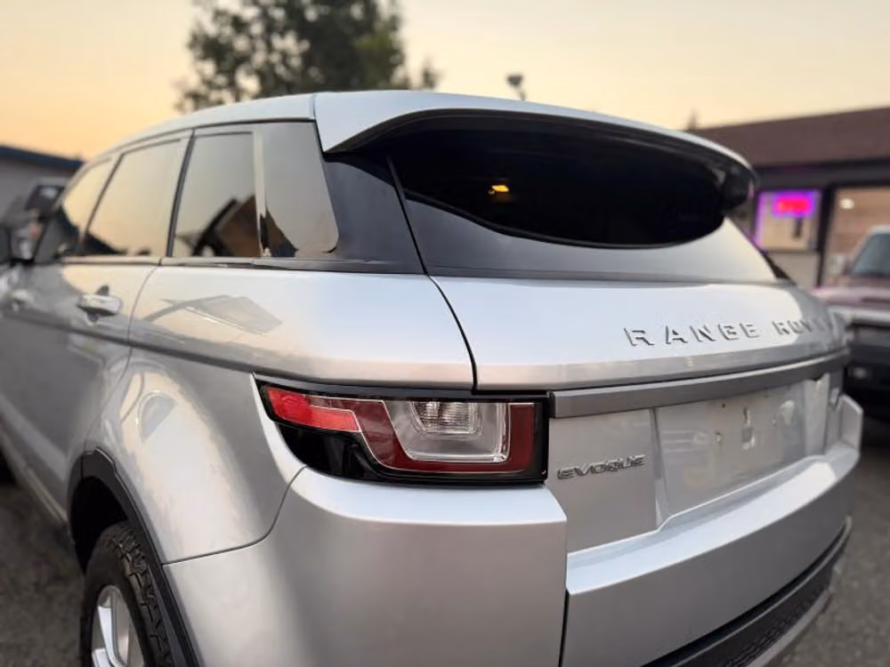2018 Land Rover Range Rover Evoque SE Image 23