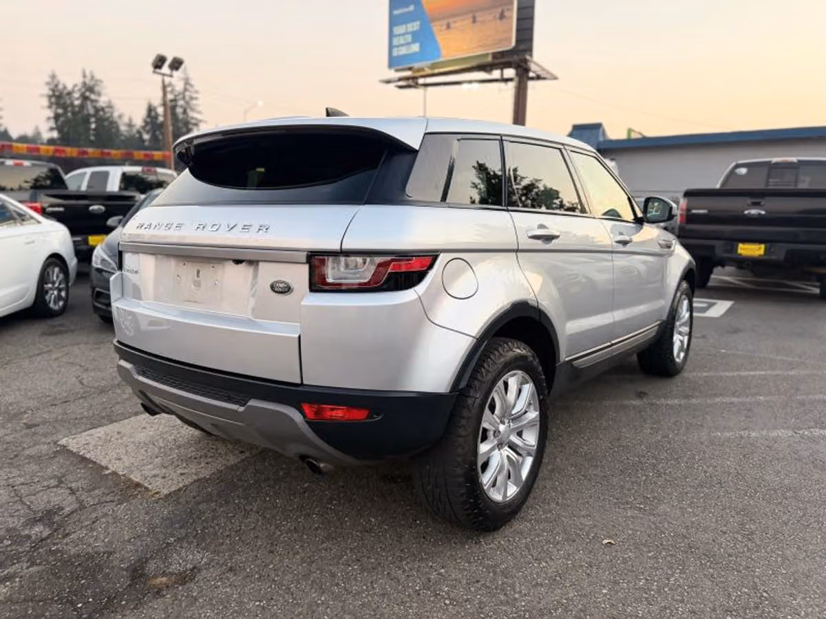 2018 Land Rover Range Rover Evoque SE Image 5