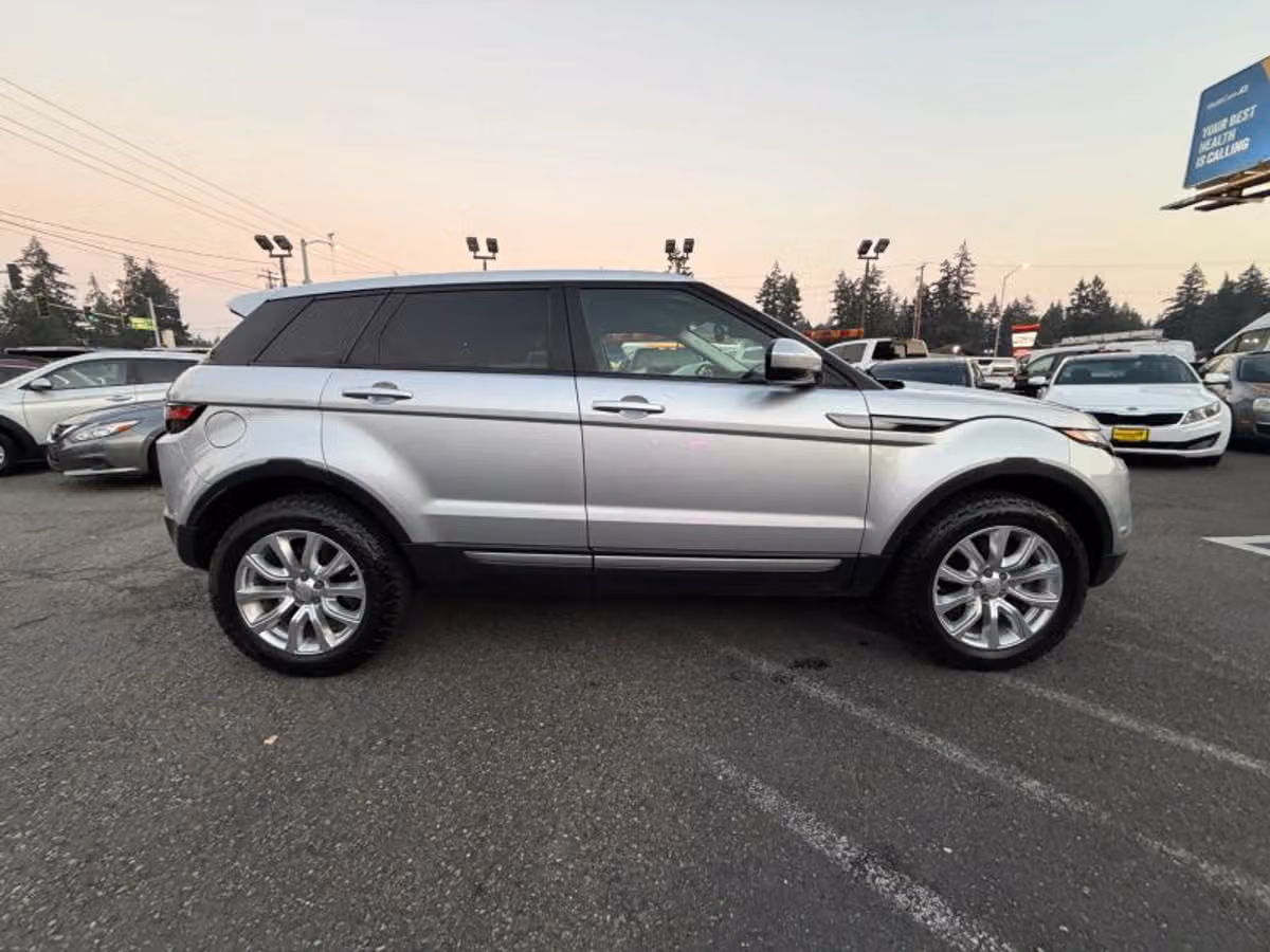 2018 Land Rover Range Rover Evoque SE Image 6