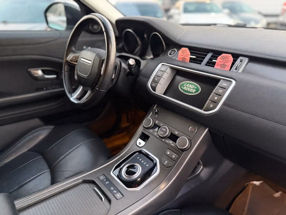 2018 Land Rover Range Rover Evoque SE Image 11