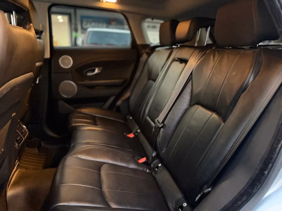 2018 Land Rover Range Rover Evoque SE Image 24