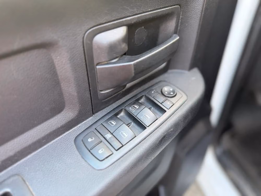 2016 Ram 1500 Tradesman Crew Cab Image 28