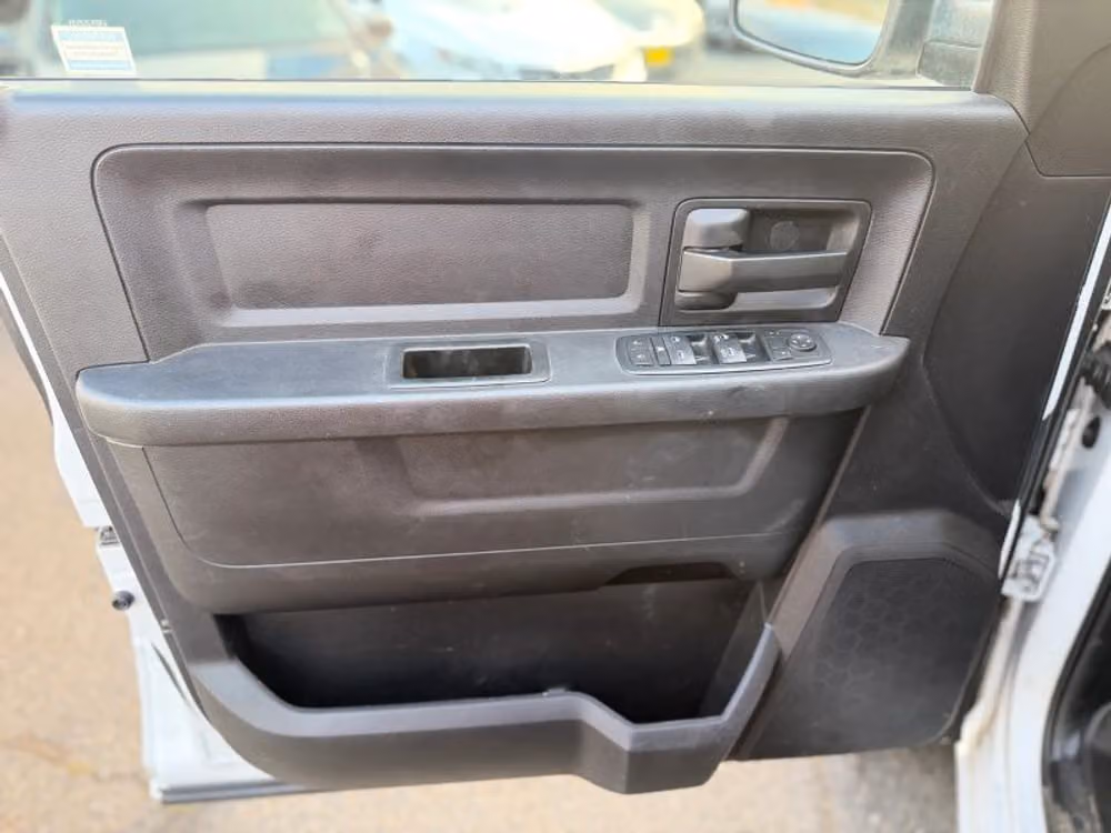 2016 Ram 1500 Tradesman Crew Cab Image 27