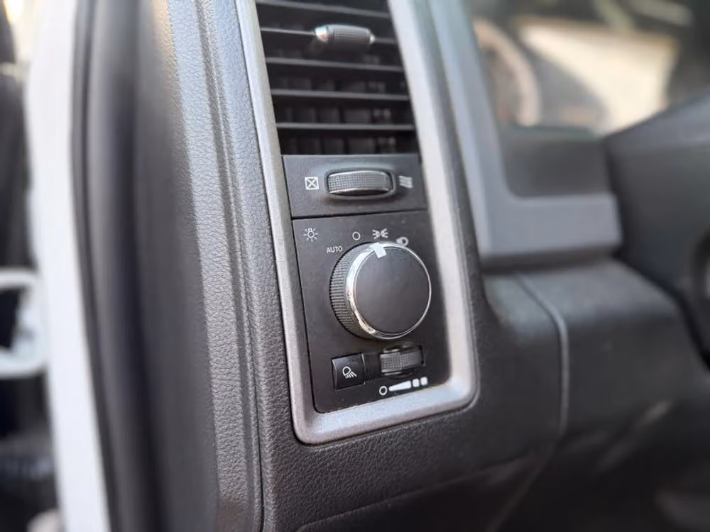 2016 Ram 1500 Tradesman Crew Cab Image 29