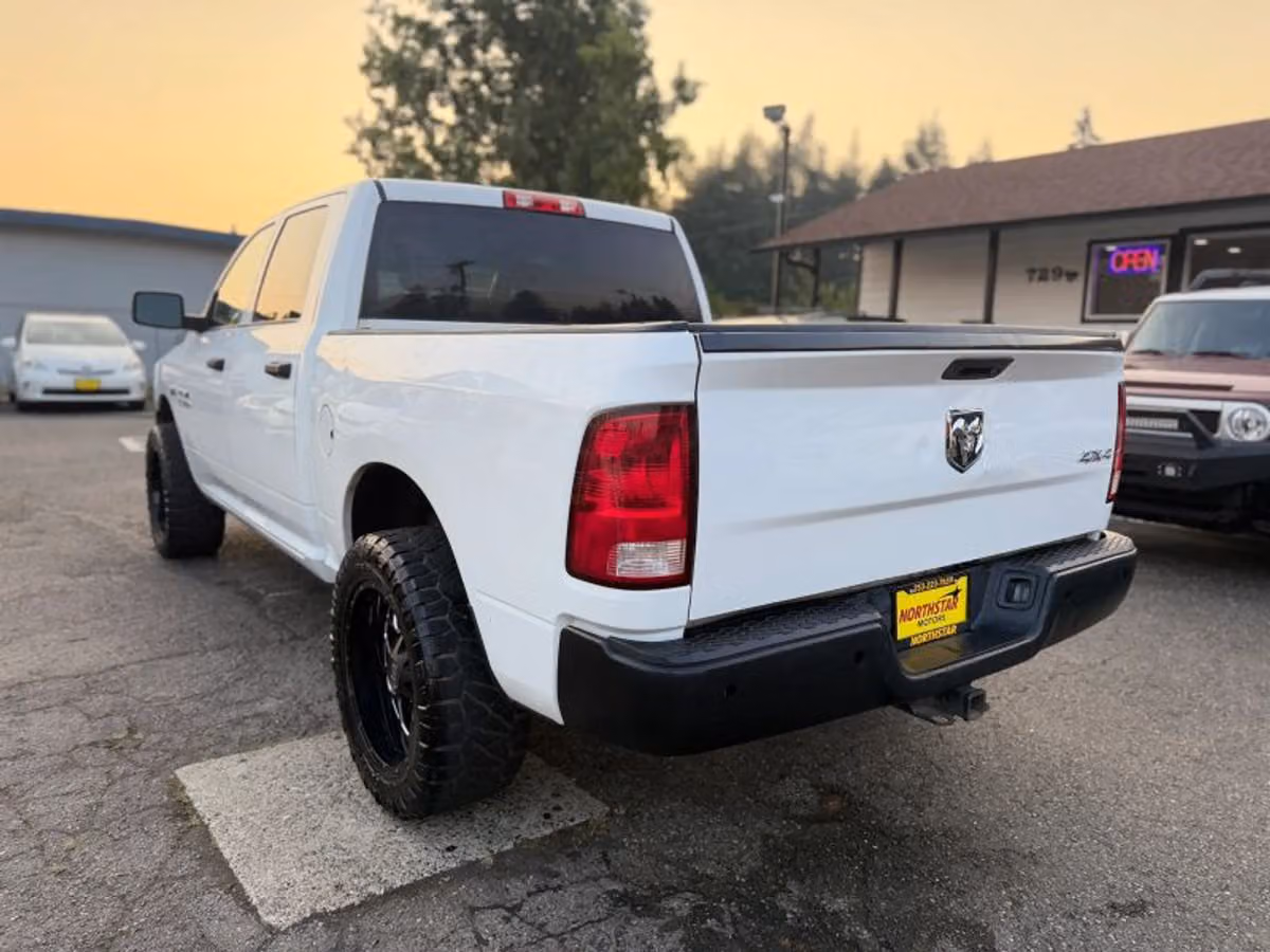 2016 Ram 1500 Tradesman Crew Cab Image 4